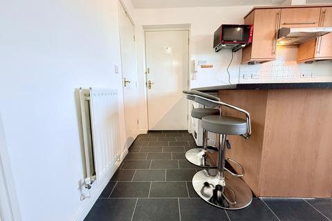 2 bedroom apartment to rent, Browning Drive, Wickford
