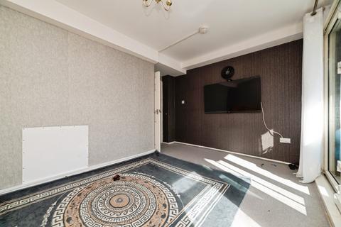 3 bedroom flat for sale, Porter Street, Hull