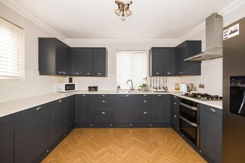 6 bedroom semi-detached house for sale, Hill Crest, Knowle Park