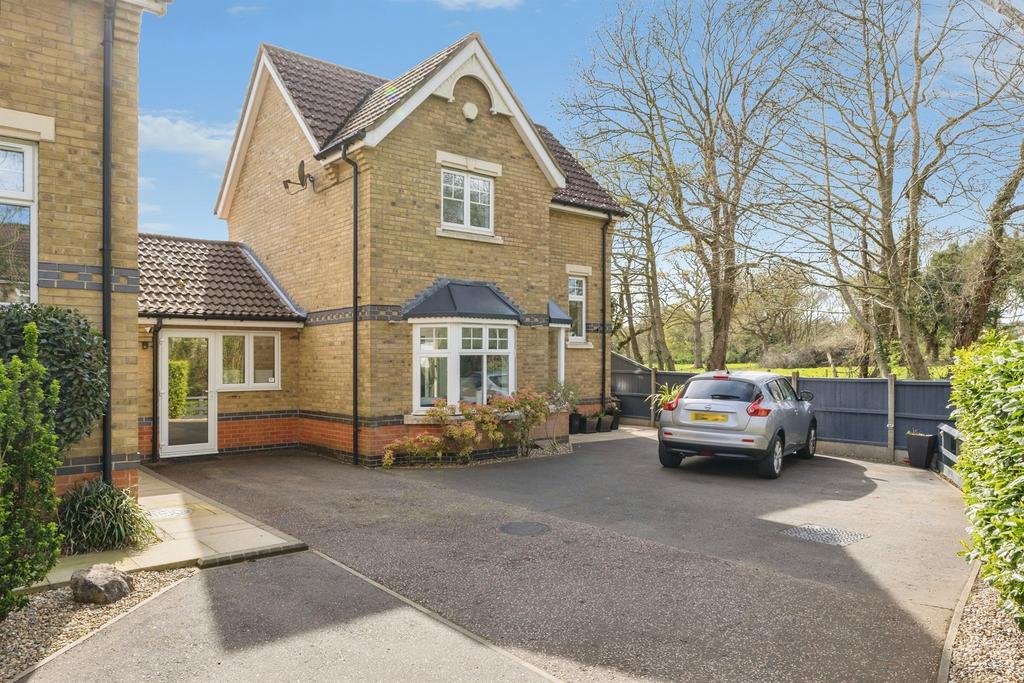 3 bedroom detached house for sale