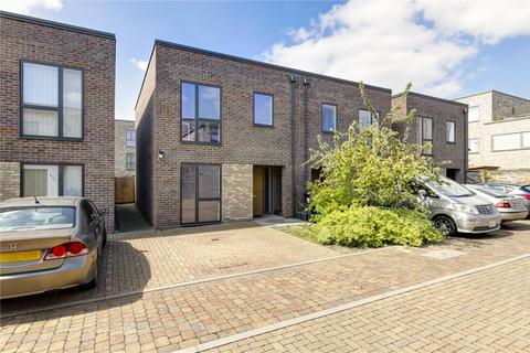 Semi-detached house - Knightly Avenue, Cambridge, Cambridgeshire