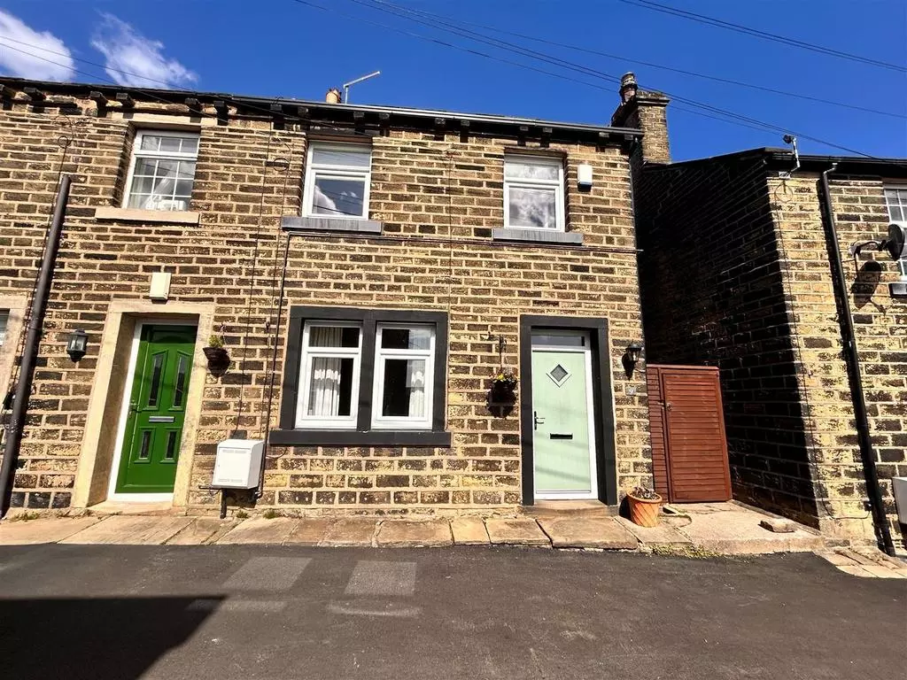 Cross Hill, Halifax HX4 3 bed house for sale - £215,000