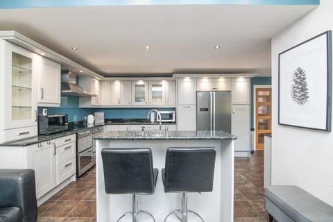 6 bedroom detached house for sale, Woodman Close, Wednesbury, WS10 9UA