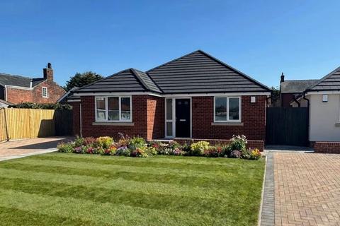 Bungalow - Birchwood Gardens, Lancashire FY4