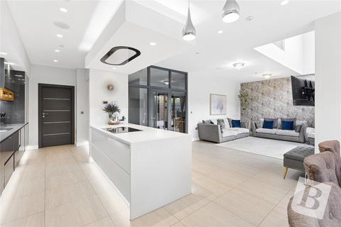 5 bedroom detached house for sale, Basi Close, Emerson Park, RM11