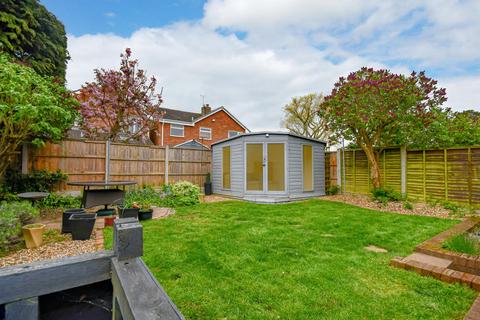 4 bedroom detached house for sale, Woodlands Road, Wombourne, Wolverhampton