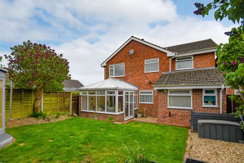 4 bedroom detached house for sale, Woodlands Road, Wombourne, Wolverhampton