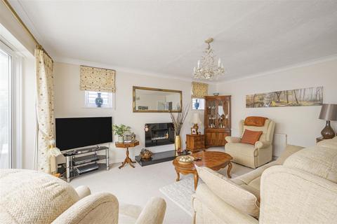 4 bedroom detached bungalow for sale, Horsham Avenue, Peacehaven