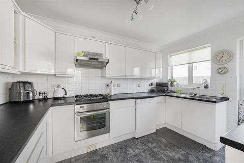 4 bedroom detached bungalow for sale, Horsham Avenue, Peacehaven
