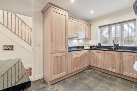 5 bedroom detached house for sale, Main Road, High Wycombe HP14