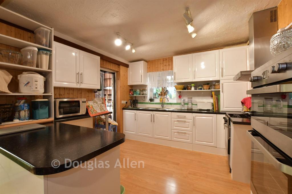 House in Rainham - View 3