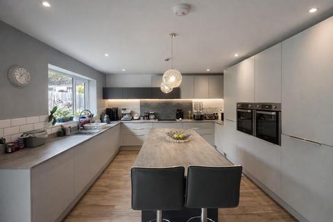 undefined, Woodland Avenue, Dursley, GL11 4EW