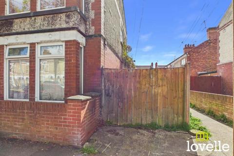 2 bedroom end of terrace house for sale, Goddard Avenue, Kingston Upon Hull, East Riding of Yorkshire, HU5 2AN