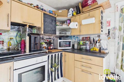 2 bedroom end of terrace house for sale, Goddard Avenue, Kingston Upon Hull, East Riding of Yorkshire, HU5 2AN