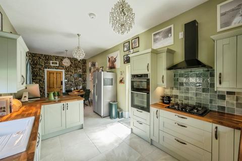 5 bedroom semi-detached house for sale, Axholme Road, Doncaster