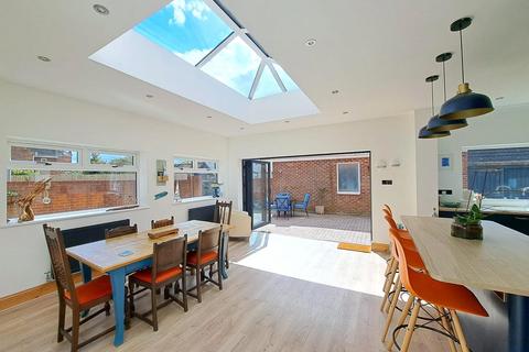 6 bedroom semi-detached house for sale, Berrow Road, Burnham-on-Sea, Somerset, TA8