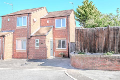 2 bedroom semi-detached house to rent, Oulton Close, Woodthorpe View Arnold, Nottingham