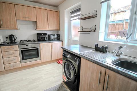 2 bedroom semi-detached house to rent, Oulton Close, Woodthorpe View Arnold, Nottingham