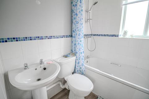 2 bedroom semi-detached house to rent, Oulton Close, Woodthorpe View Arnold, Nottingham
