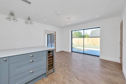 3 bedroom bungalow for sale, The Cedars, Bassingbourn SG8