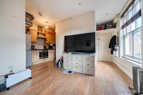 Studio for sale, Station Road, Chesham