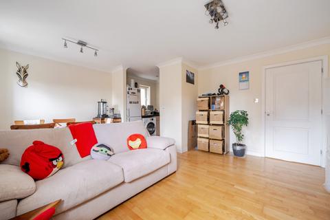 2 bedroom apartment for sale, Liphook close to village facilities