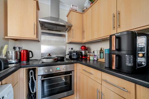 2 bedroom apartment for sale, Liphook close to village facilities