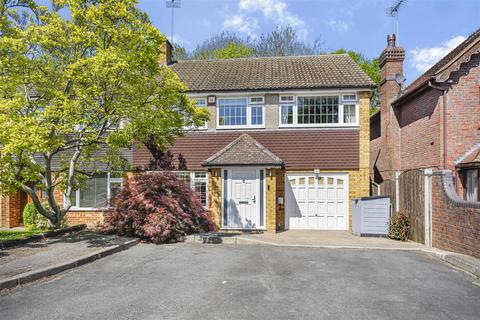 Bonney Grove, Waltham Cross EN7