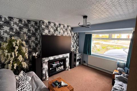 2 bedroom semi-detached bungalow for sale, North Downs Road, Shaw