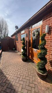 2 bedroom semi-detached bungalow for sale, North Downs Road, Shaw