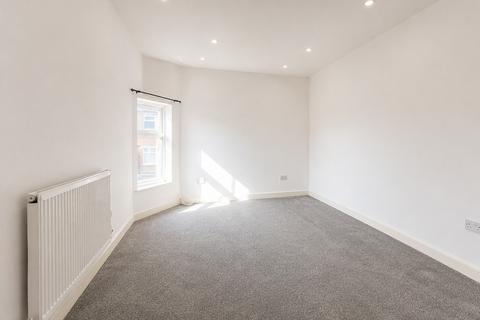 3 bedroom flat to rent, Green Lane, Ilford, Essex