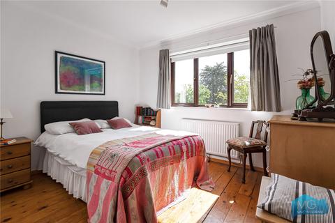 3 bedroom semi-detached house for sale, Lullington Garth, London, N12