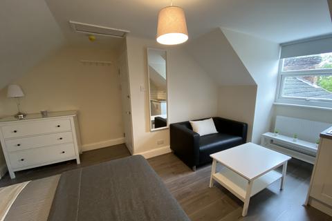 Flat to rent, Hastings Road, Maidstone, ME15