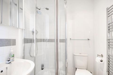 2 bedroom flat for sale, Martello Street, London Fields, London, E8