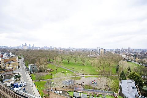 2 bedroom flat for sale, Martello Street, London Fields, London, E8