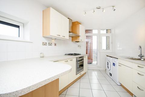 2 bedroom flat for sale, Martello Street, London Fields, London, E8