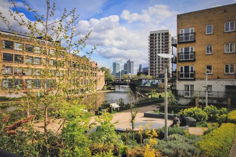 Johnson Lock Court, Candle Street, Stepney, London, E1