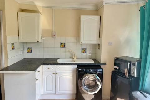 Studio to rent, WINN ROAD, SO17