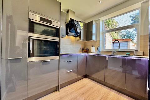 5 bedroom bungalow for sale, Clevedon Road, Luton, LU2