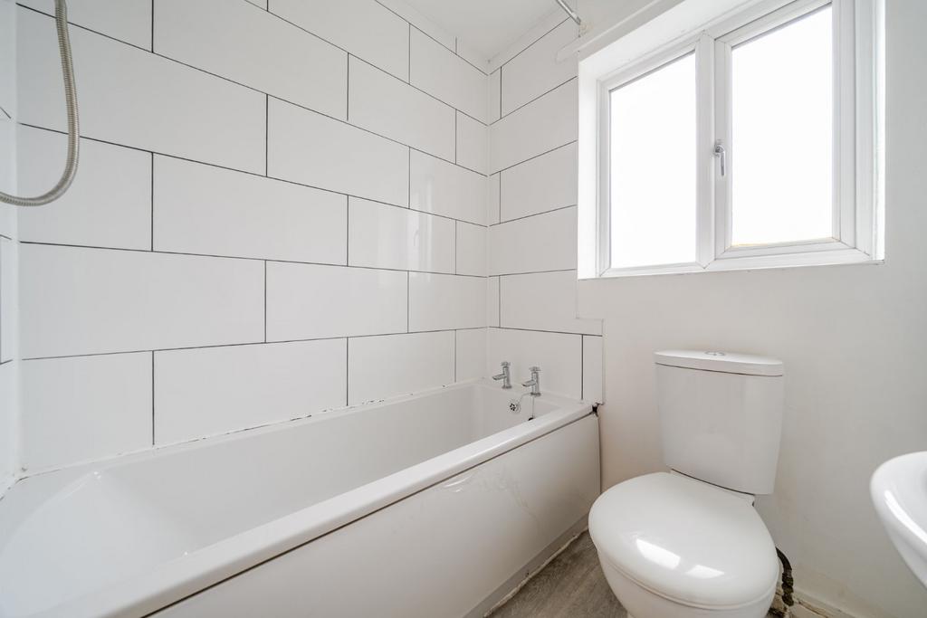 House in Nottingham, The Meadows - View 5