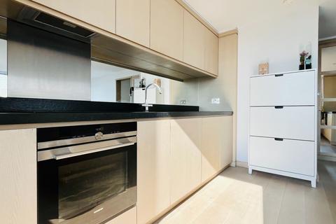 2 bedroom apartment to rent, Legacy Building,  Viaduct Gardens, London