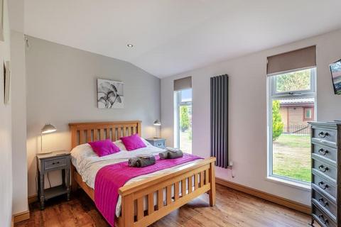 2 bedroom chalet for sale, Dudleston Heath, Nr Ellesmere.