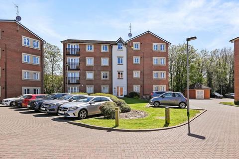 2 bedroom flat to rent, 2 Plantation Close, Bushey, Watford WD23