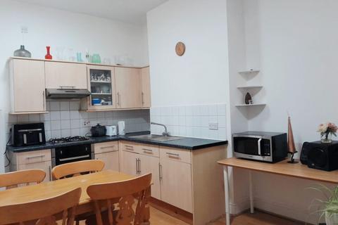 2 bedroom flat to rent, Pepys Road, New Cross Gate, London  SE14