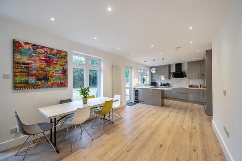 3 bedroom bungalow for sale, Richmond Gardens, Harrow, Middlesex