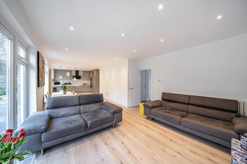 3 bedroom bungalow for sale, Richmond Gardens, Harrow, Middlesex