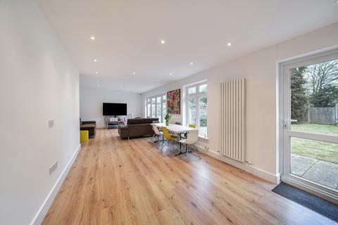 3 bedroom bungalow for sale, Richmond Gardens, Harrow, Middlesex