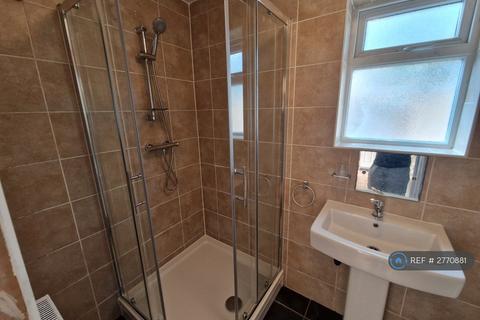 3 bedroom terraced house to rent, Oakfield Road, London, E6