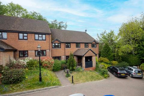 2 bedroom retirement property for sale, Turneys Orchard, Chorleywood, WD3