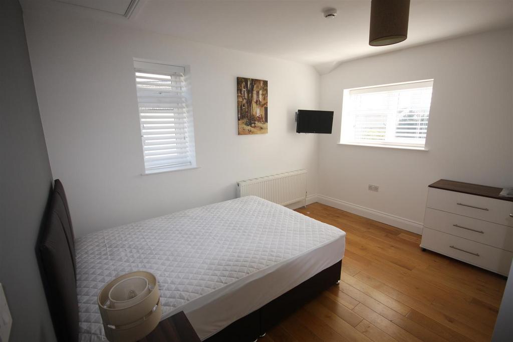4 bedroom apartment to rent